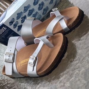 NIB Mayari Silver Birkenstocks Size 40